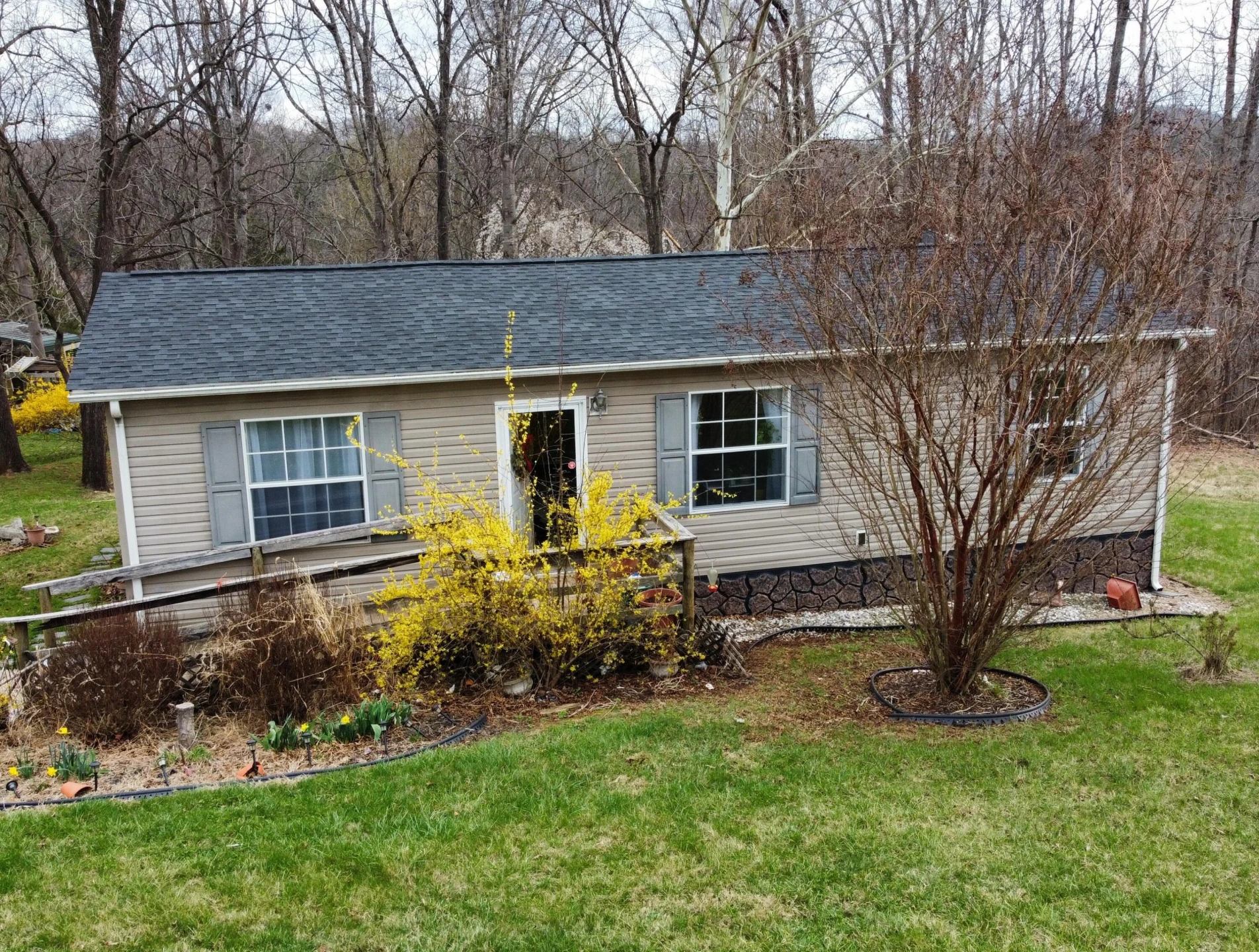 2578 Spradlin RD