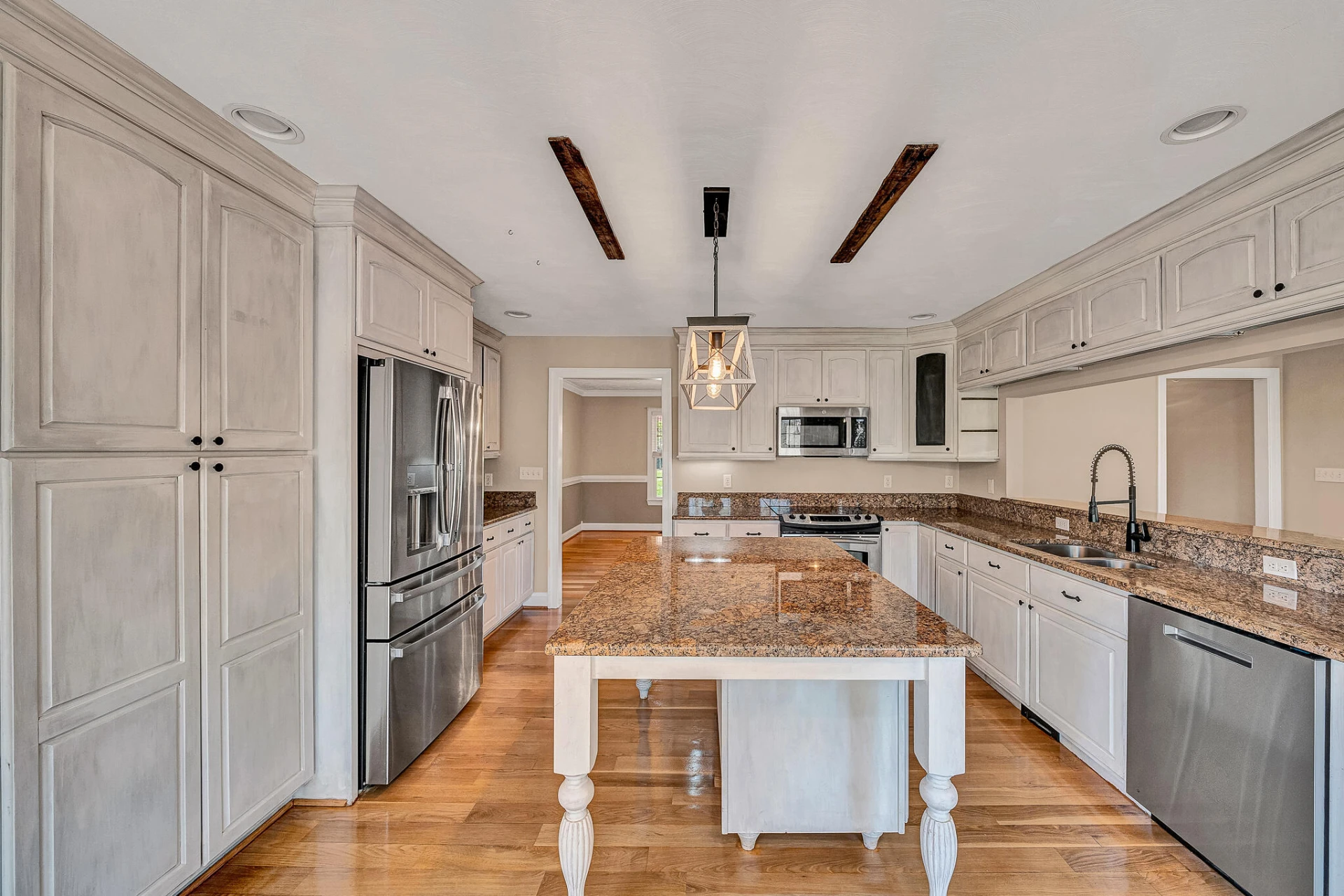 1087 Strawberry Hill CT - Photo 15