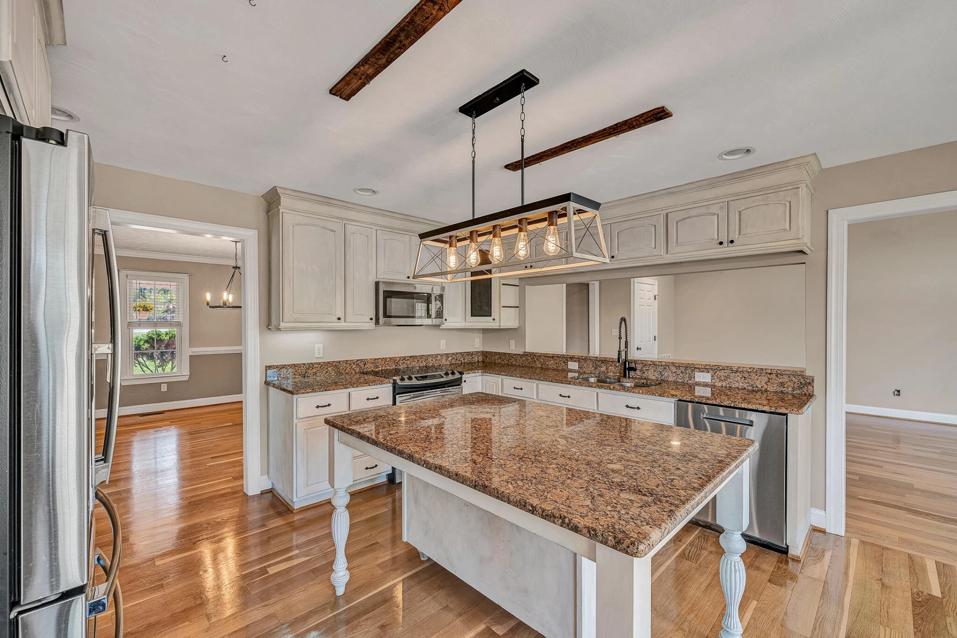 1087 Strawberry Hill CT - Photo 16