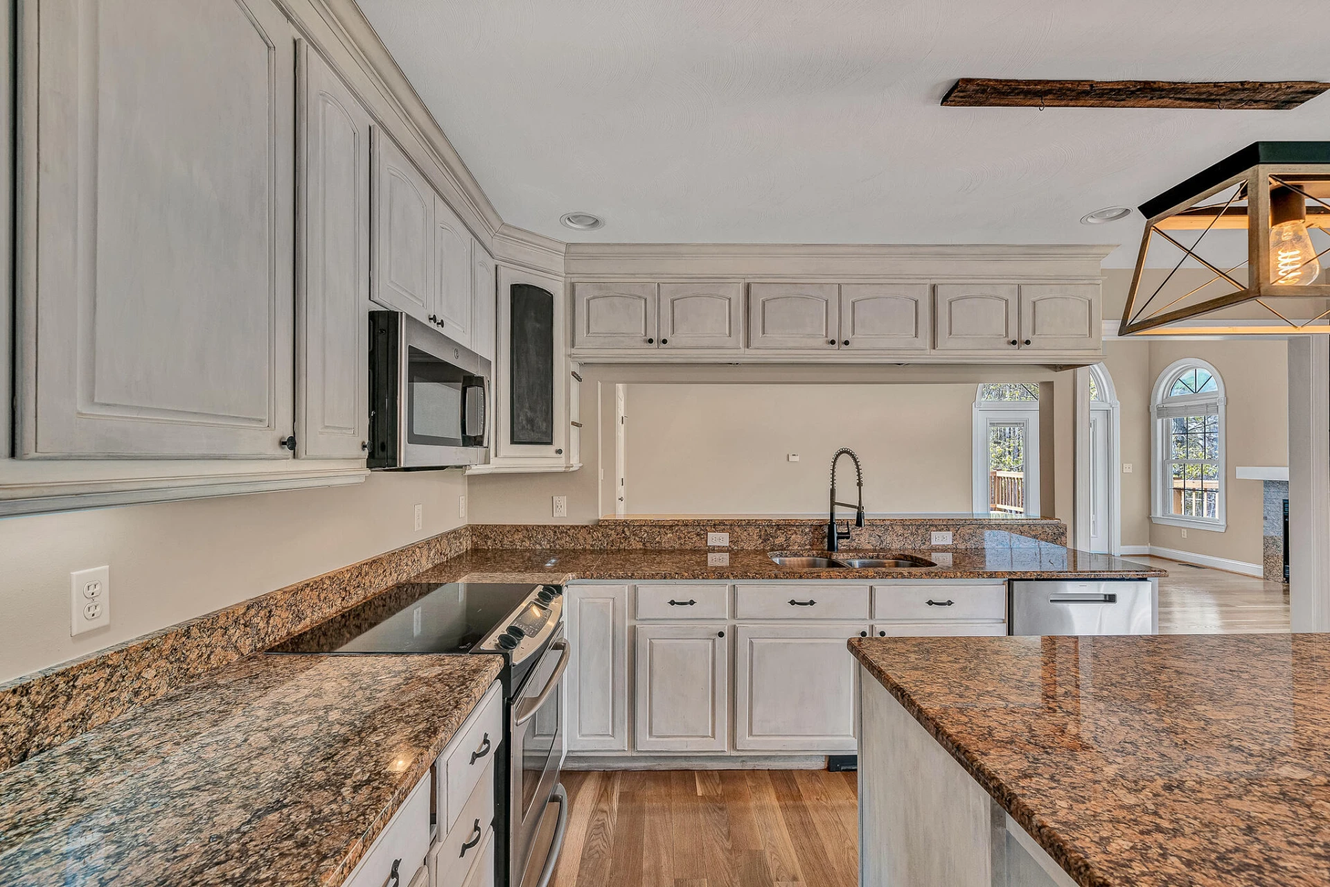1087 Strawberry Hill CT - Photo 17
