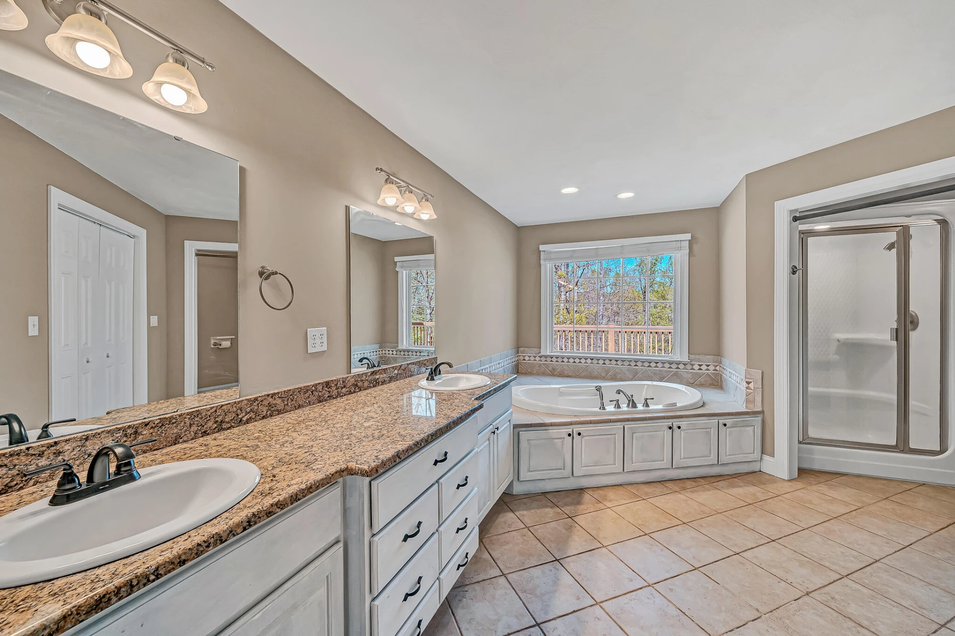 1087 Strawberry Hill CT - Photo 23