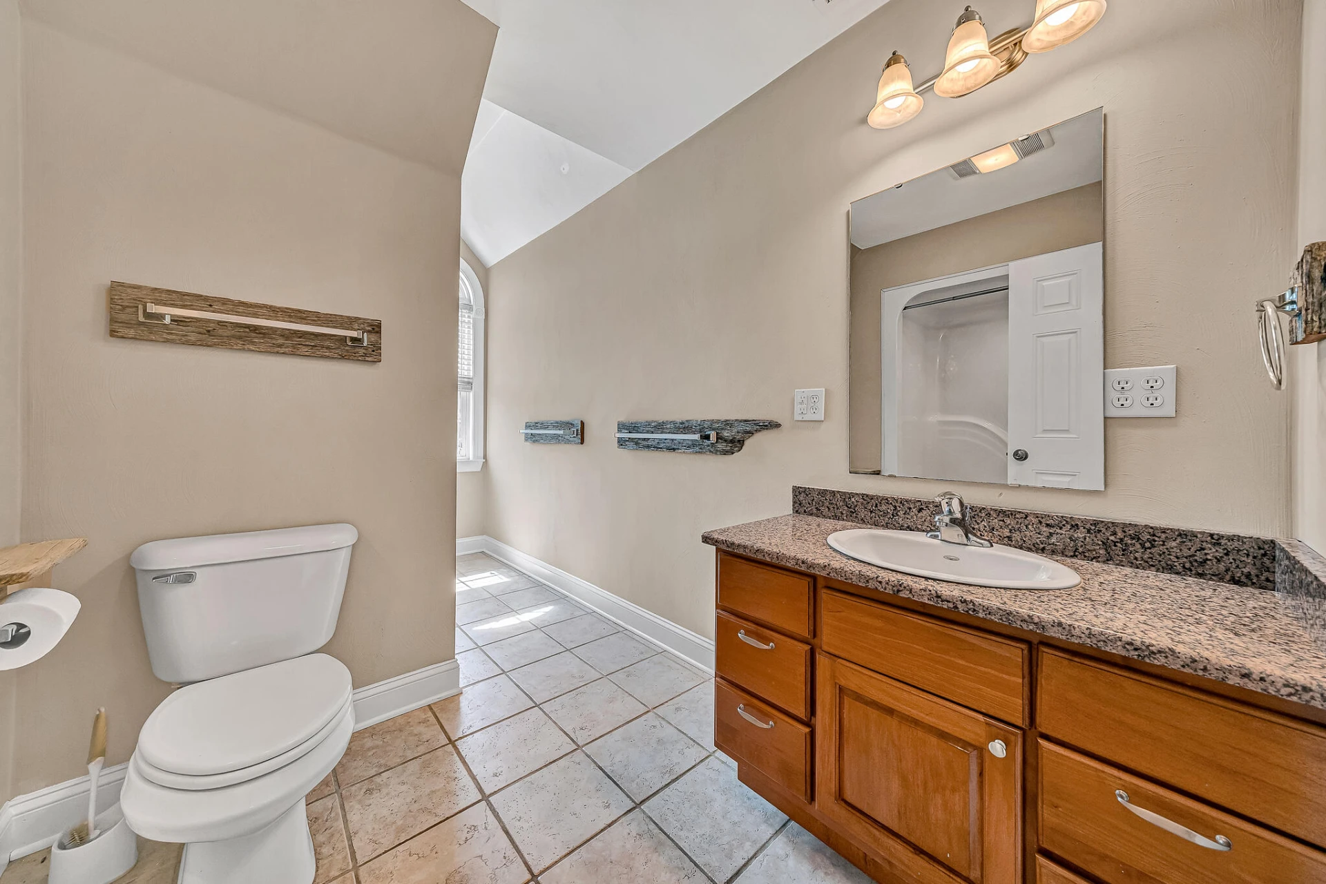 1087 Strawberry Hill CT - Photo 28