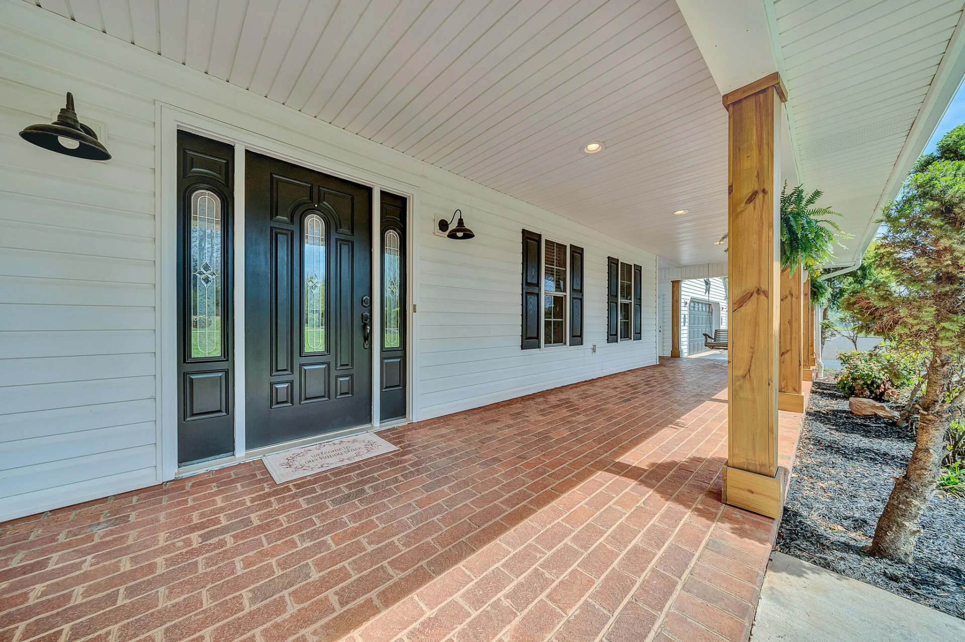 1087 Strawberry Hill CT - Photo 3