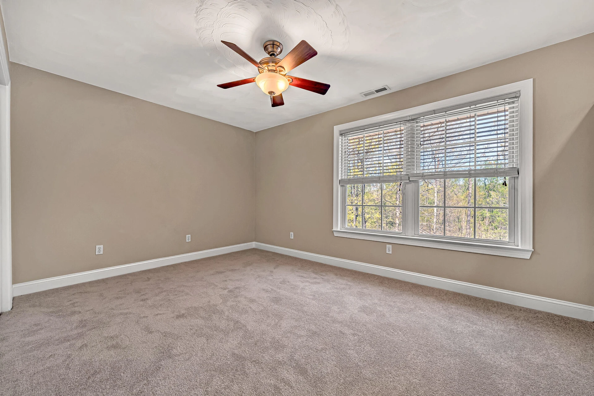 1087 Strawberry Hill CT - Photo 33