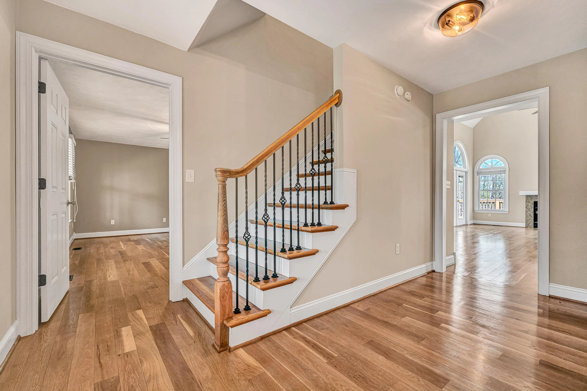 1087 Strawberry Hill CT - Photo 5