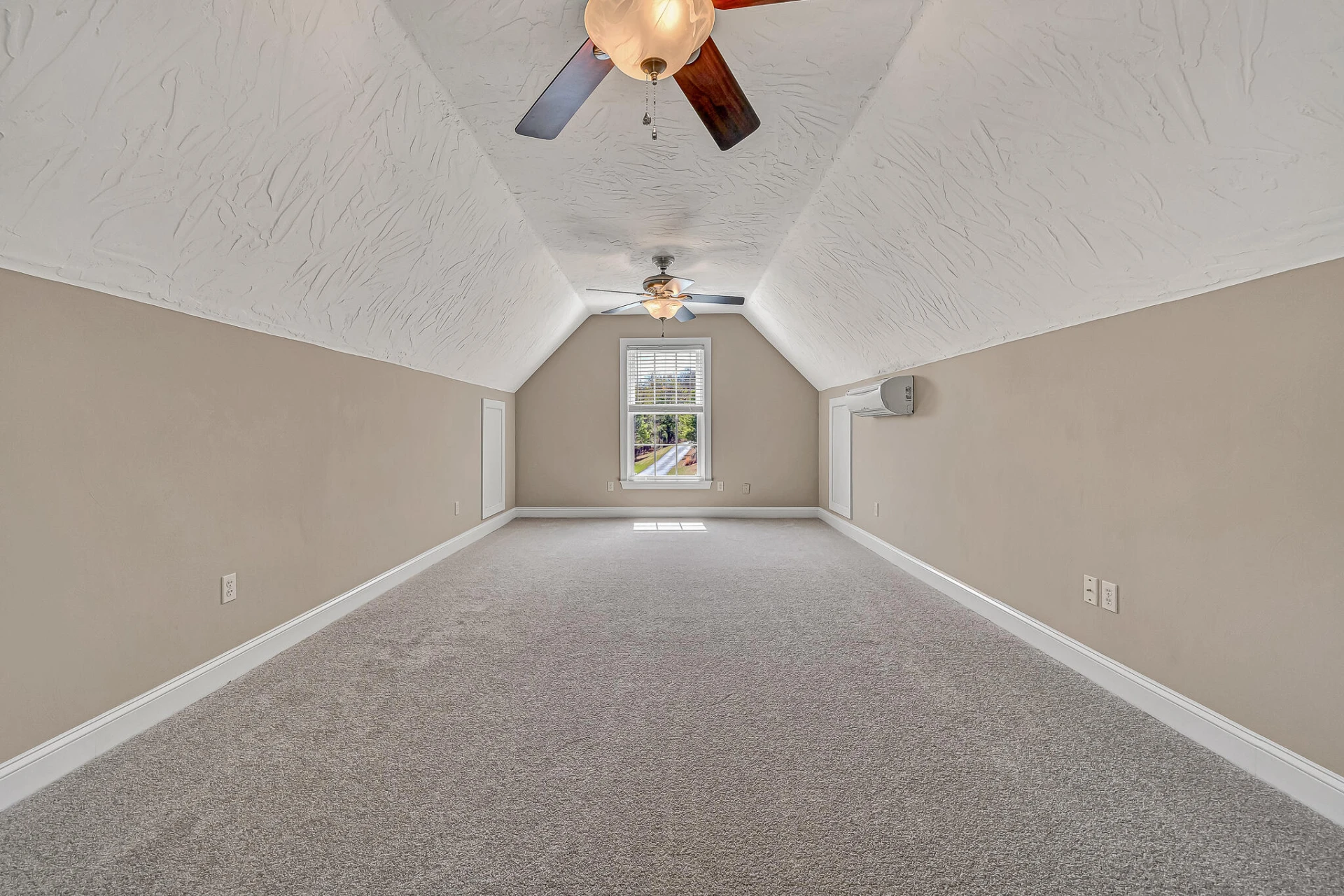 1087 Strawberry Hill CT - Photo 54