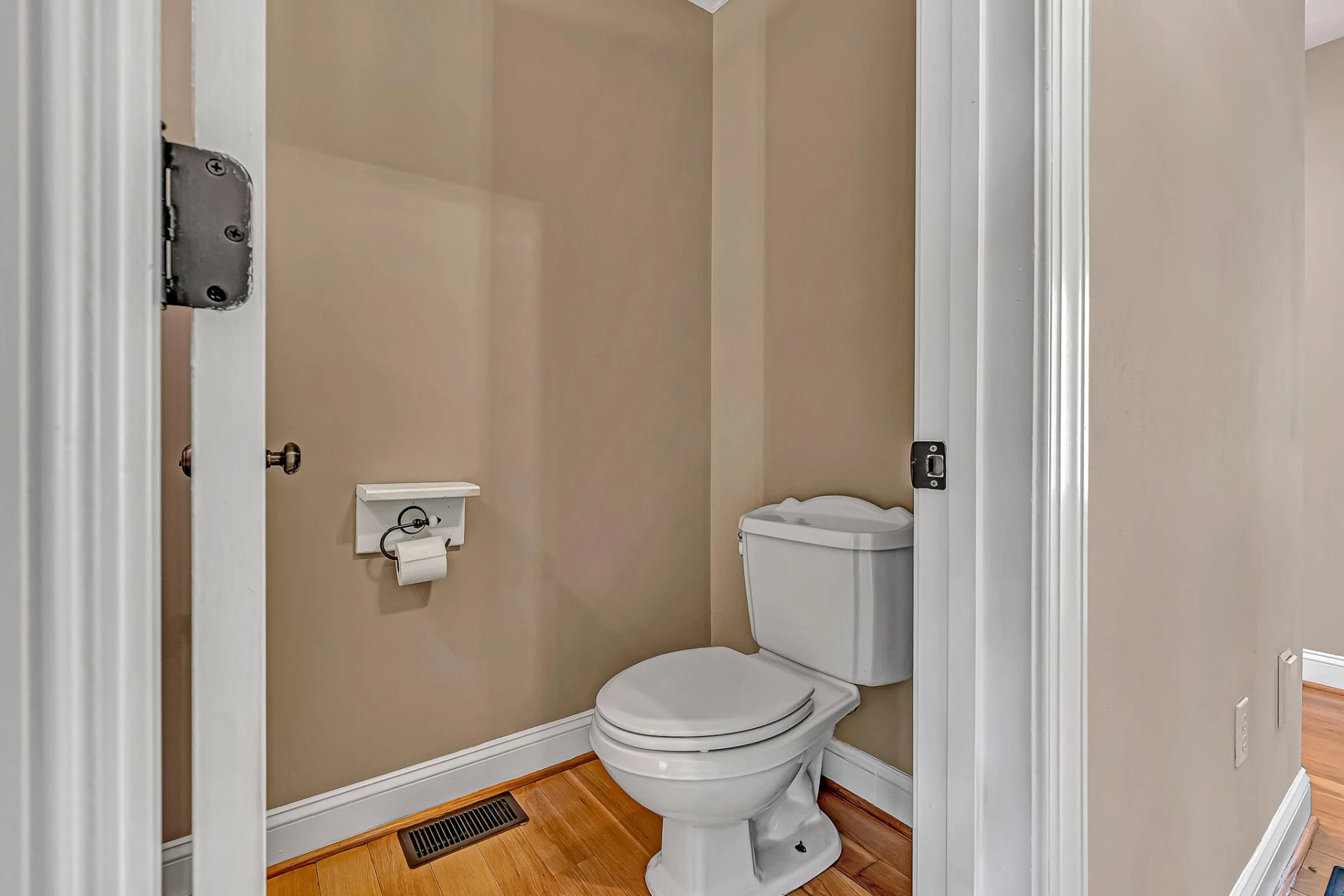 1087 Strawberry Hill CT - Photo 7