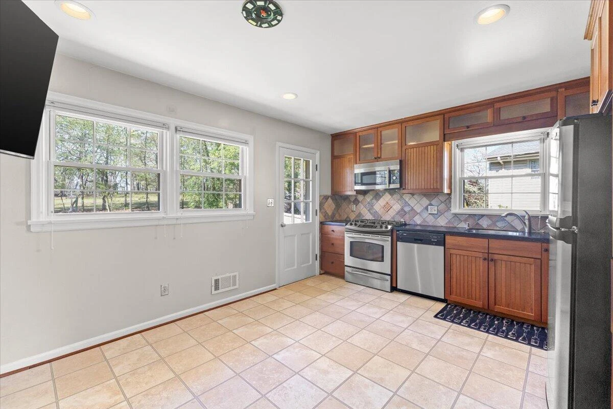 5019 Keithwood DR SW - Photo 3