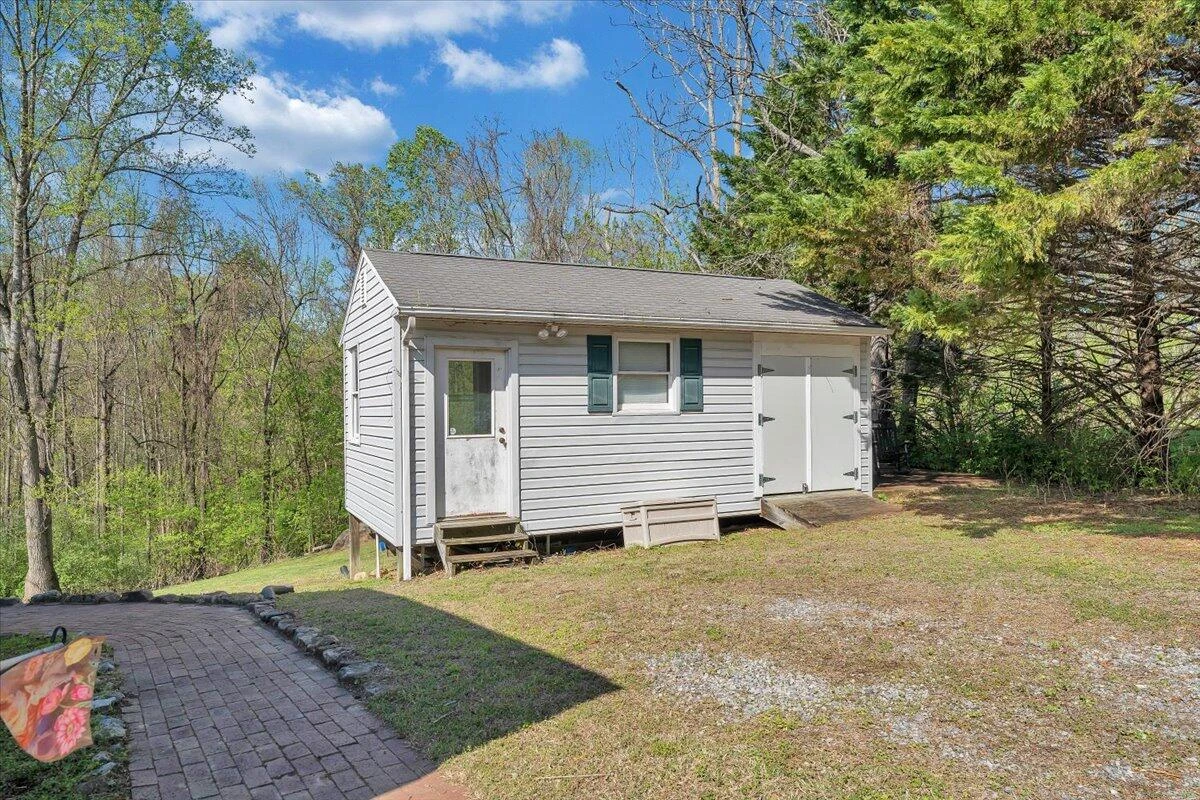 105 CHEROKEE LN - Photo 24