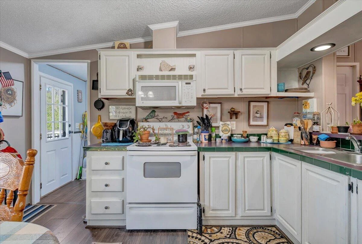 105 CHEROKEE LN - Photo 8