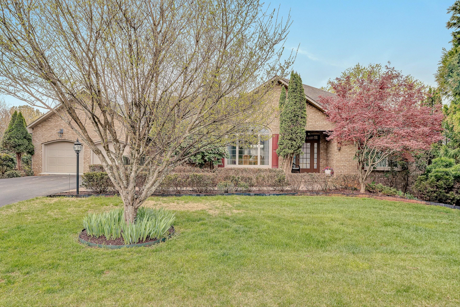 375 Chestnut Creek DR