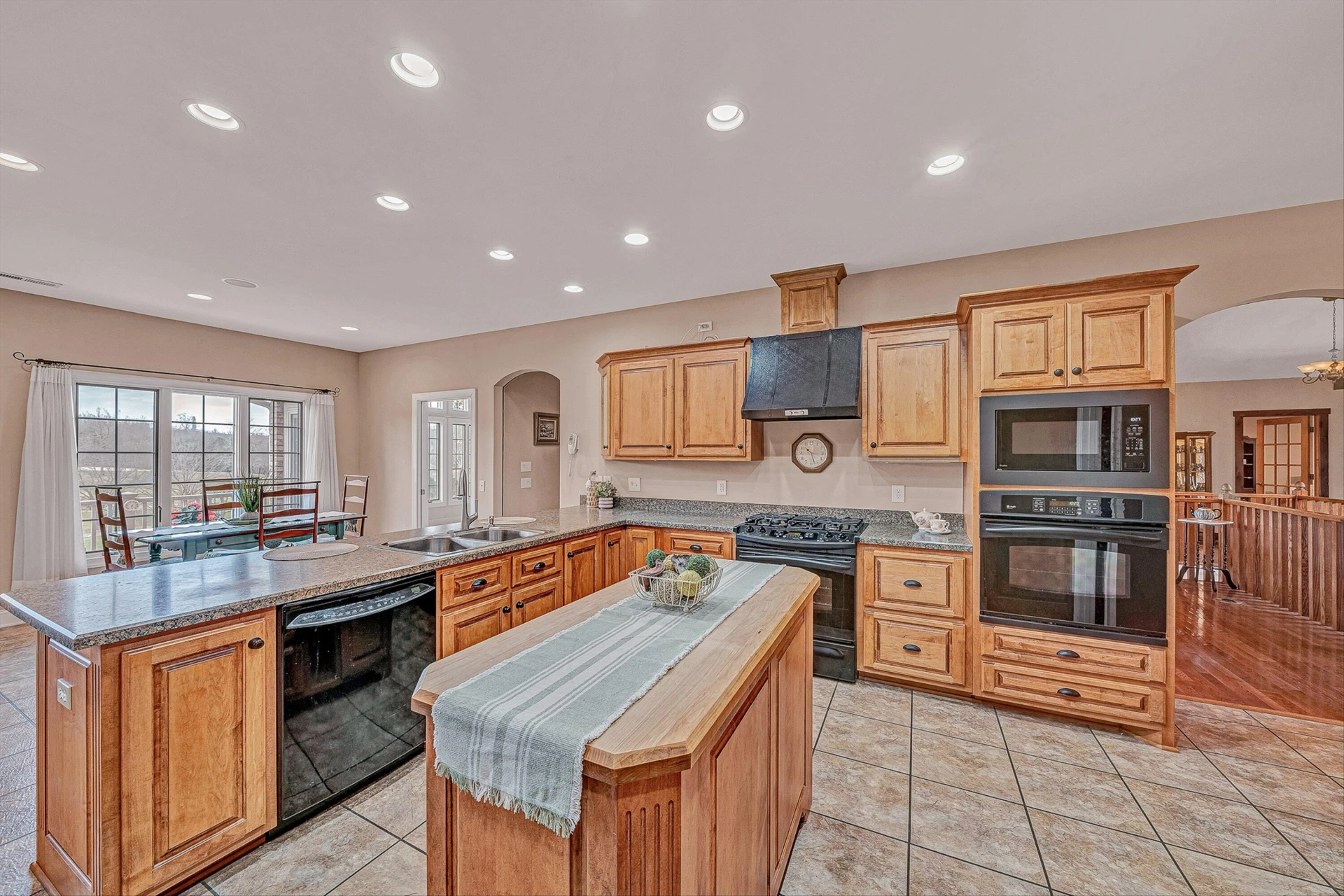 375 Chestnut Creek DR - Photo 12