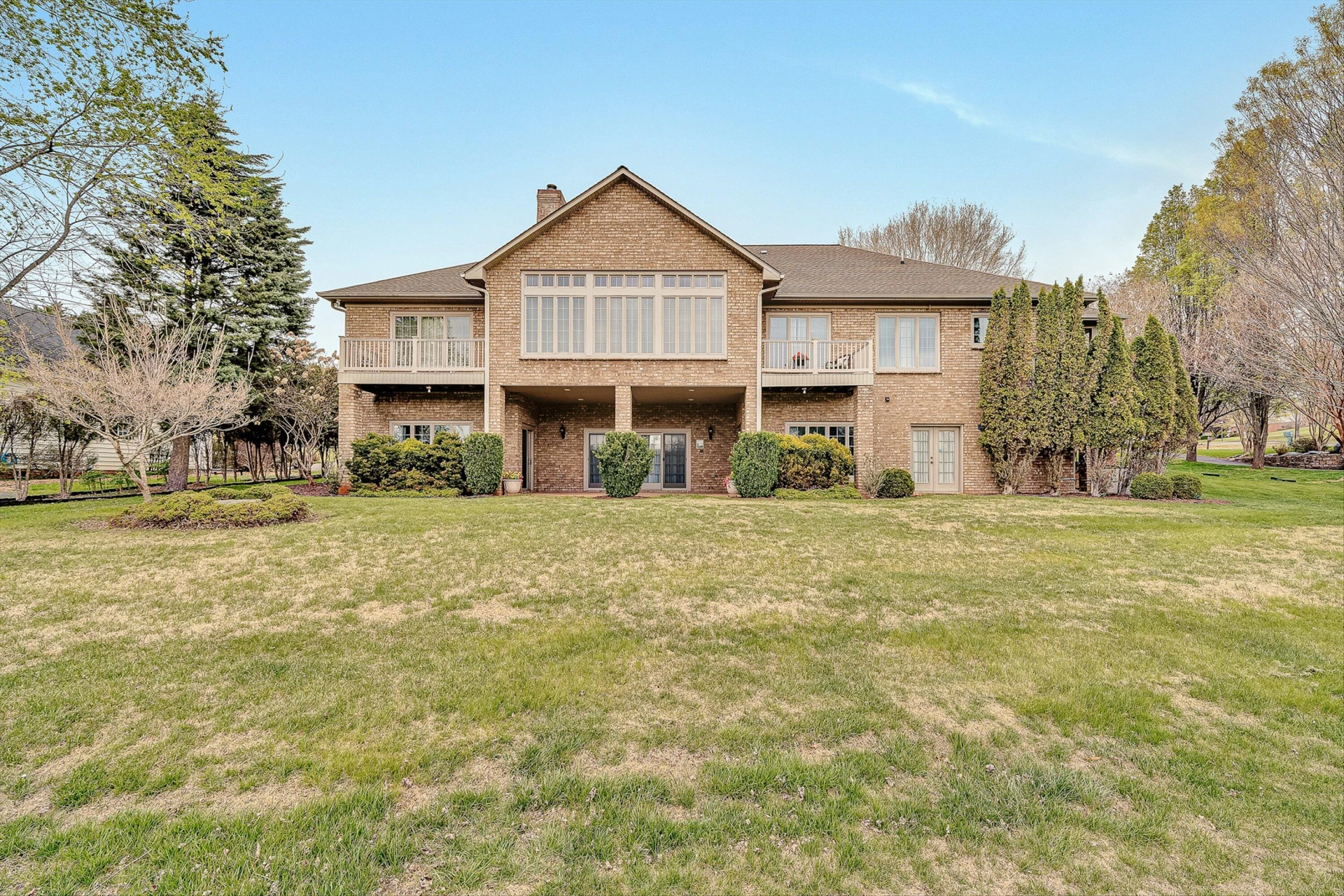 375 Chestnut Creek DR - Photo 2