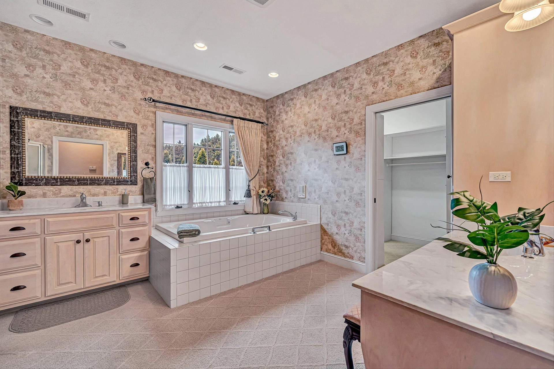 375 Chestnut Creek DR - Photo 27