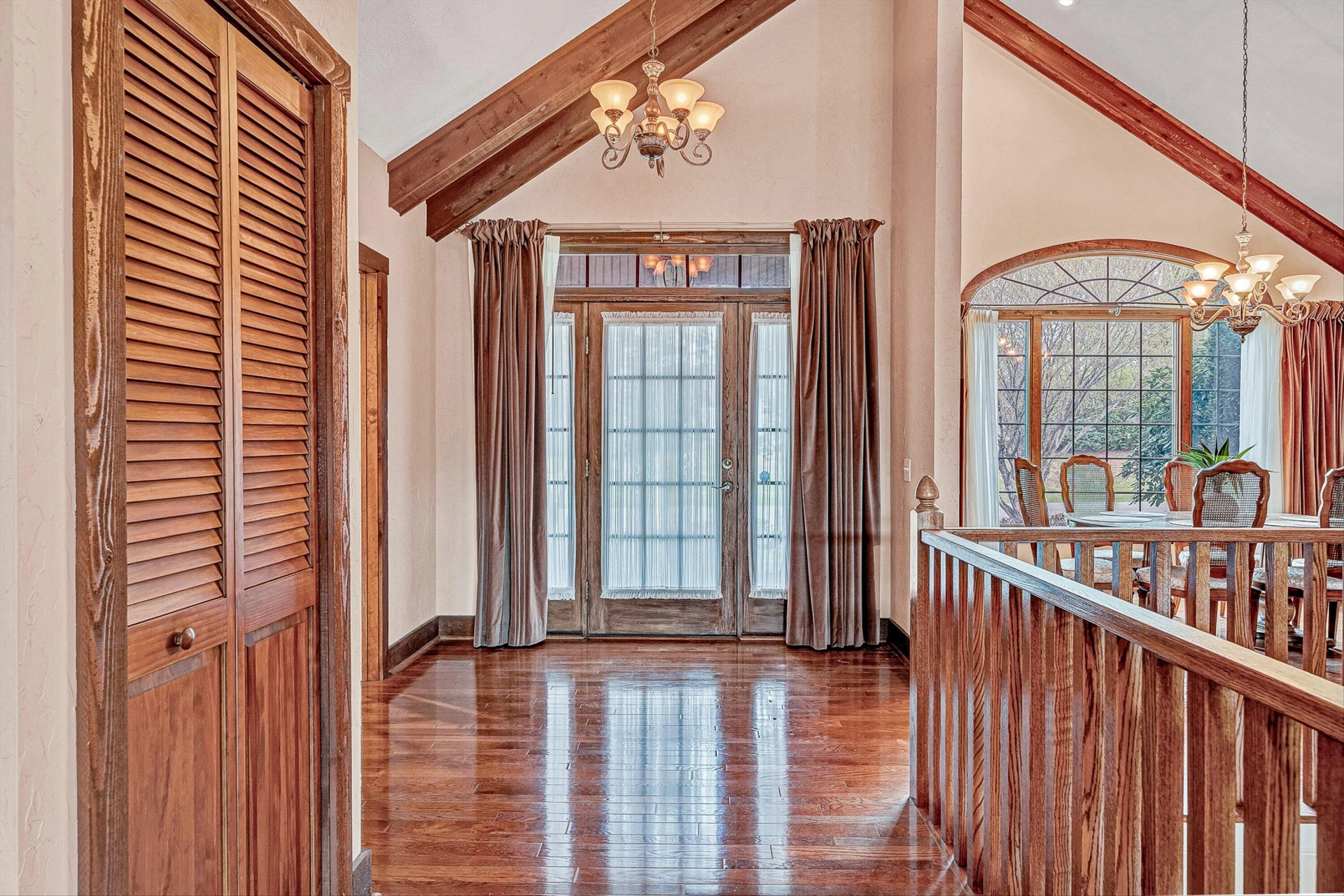 375 Chestnut Creek DR - Photo 3