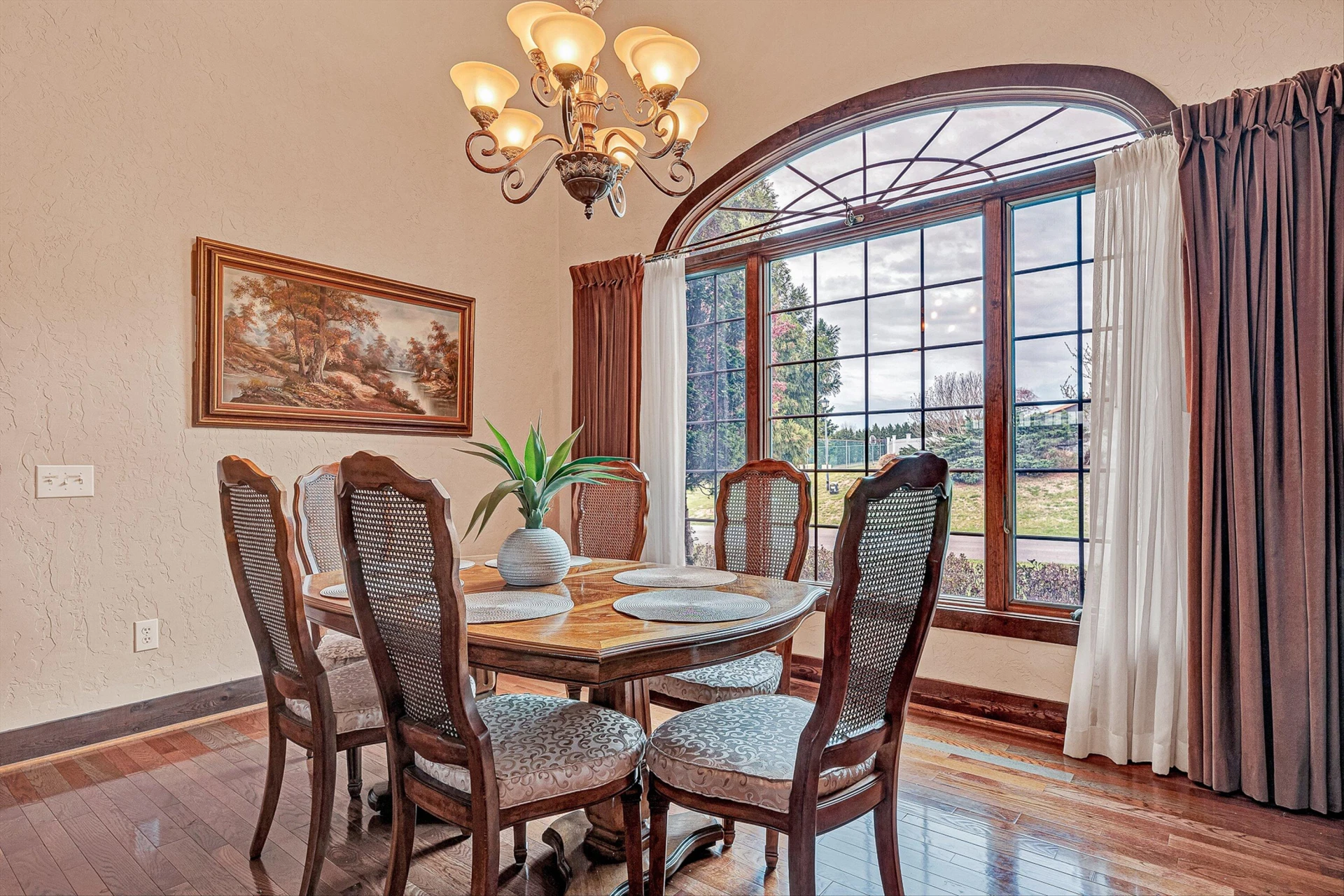 375 Chestnut Creek DR - Photo 5