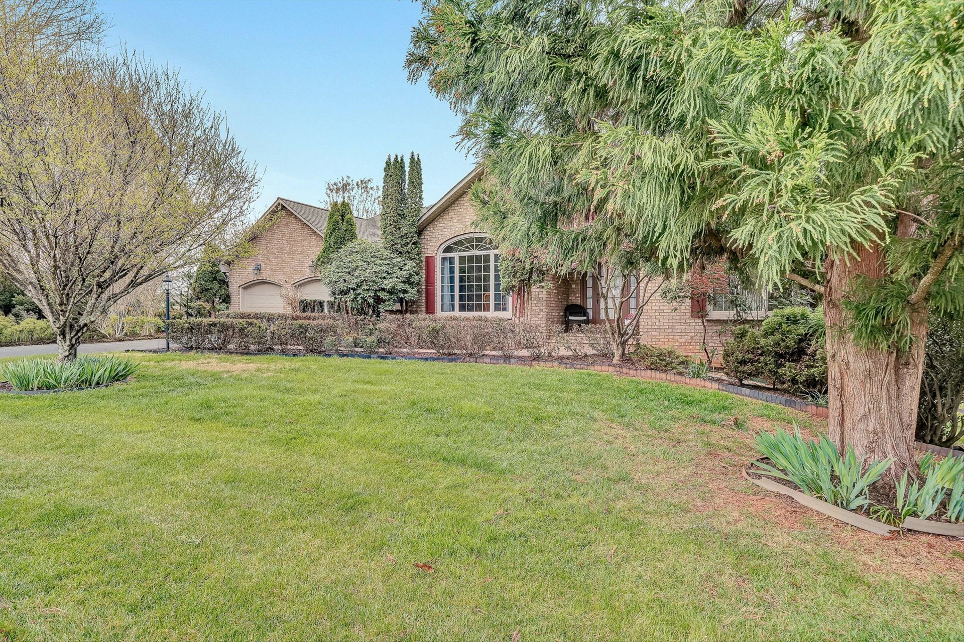 375 Chestnut Creek DR - Photo 54