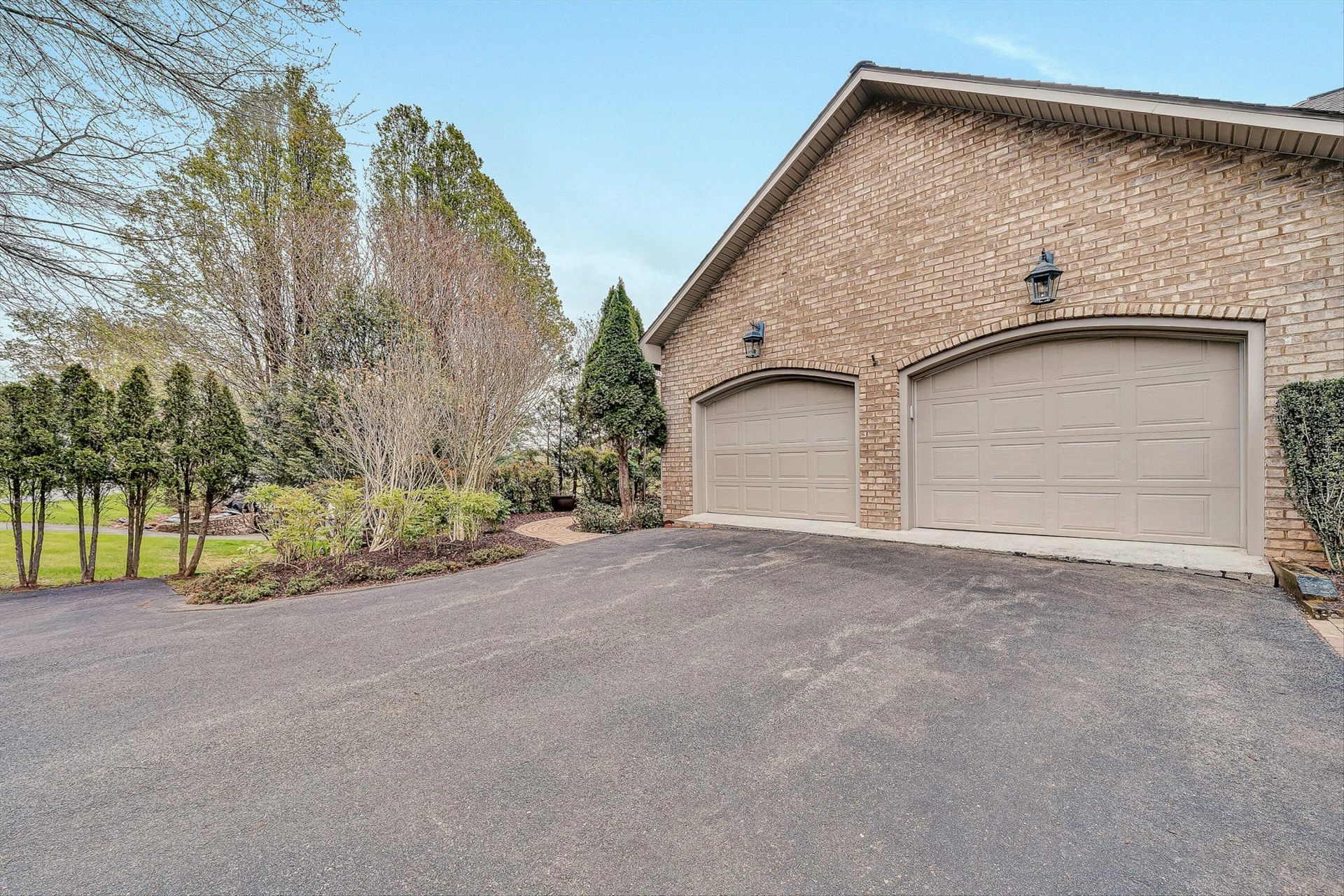 375 Chestnut Creek DR - Photo 55