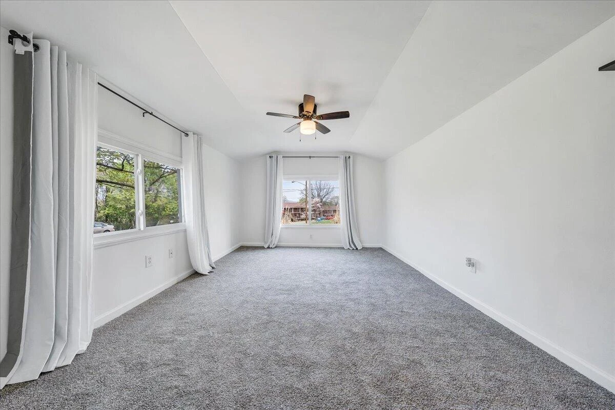 2354 Berkley AVE SW - Photo 16