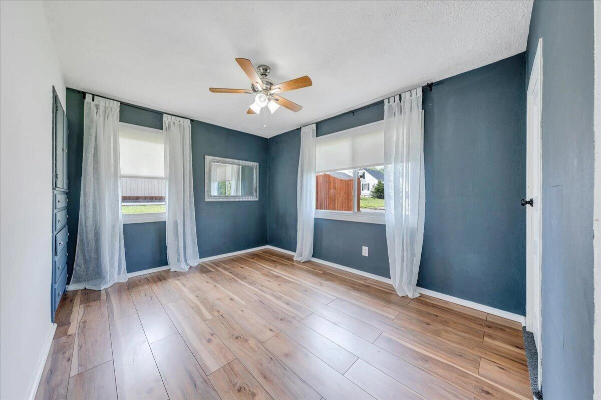 2354 Berkley AVE SW - Photo 18