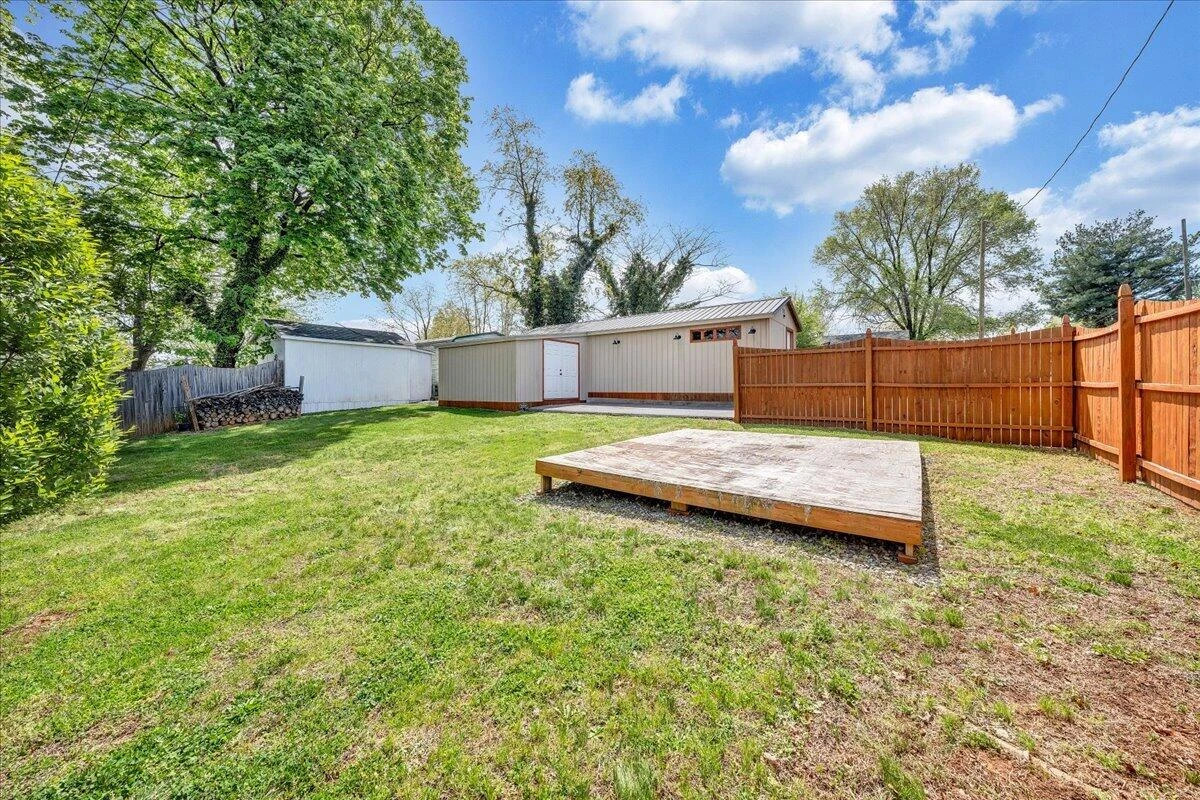 2354 Berkley AVE SW - Photo 29