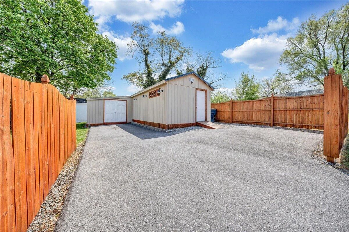 2354 Berkley AVE SW - Photo 33