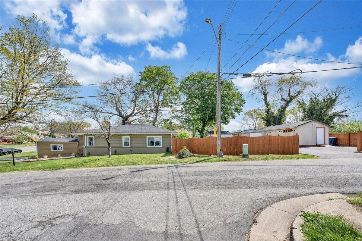 2354 Berkley AVE SW - Photo 34
