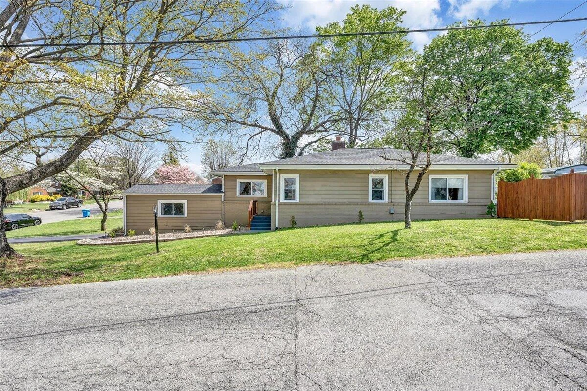 2354 Berkley AVE SW - Photo 35