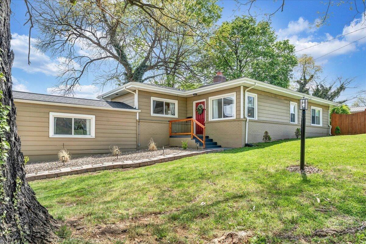 2354 Berkley AVE SW - Photo 36