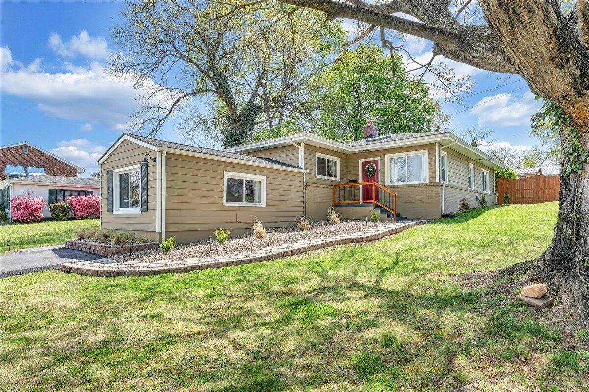 2354 Berkley AVE SW - Photo 37