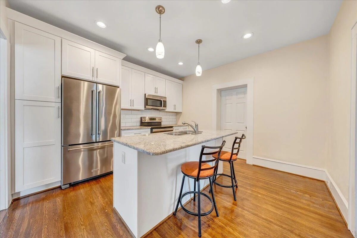 1819 Maiden LN SW - Photo 15