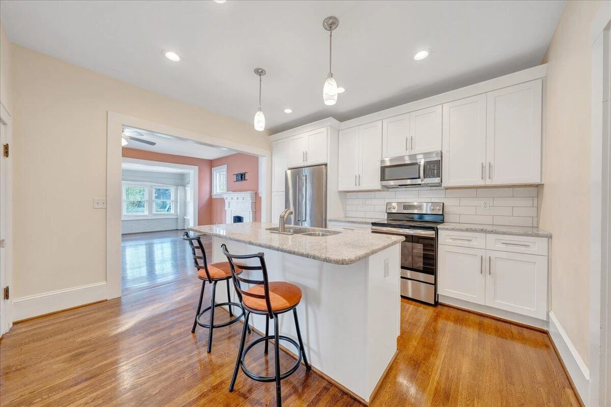 1819 Maiden LN SW - Photo 16