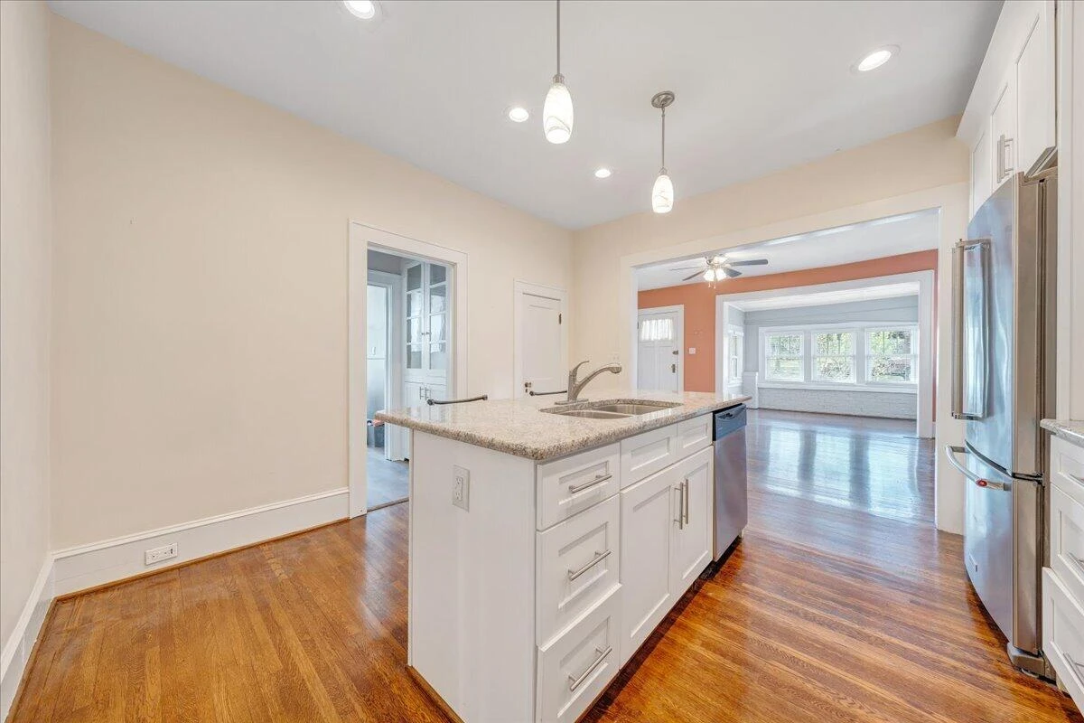 1819 Maiden LN SW - Photo 17