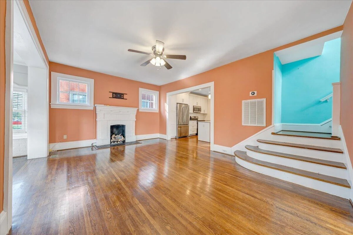 1819 Maiden LN SW - Photo 5