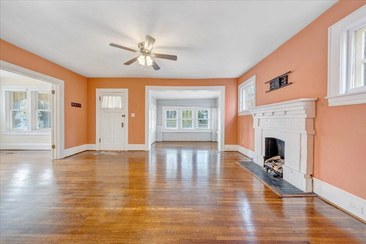 1819 Maiden LN SW - Photo 8