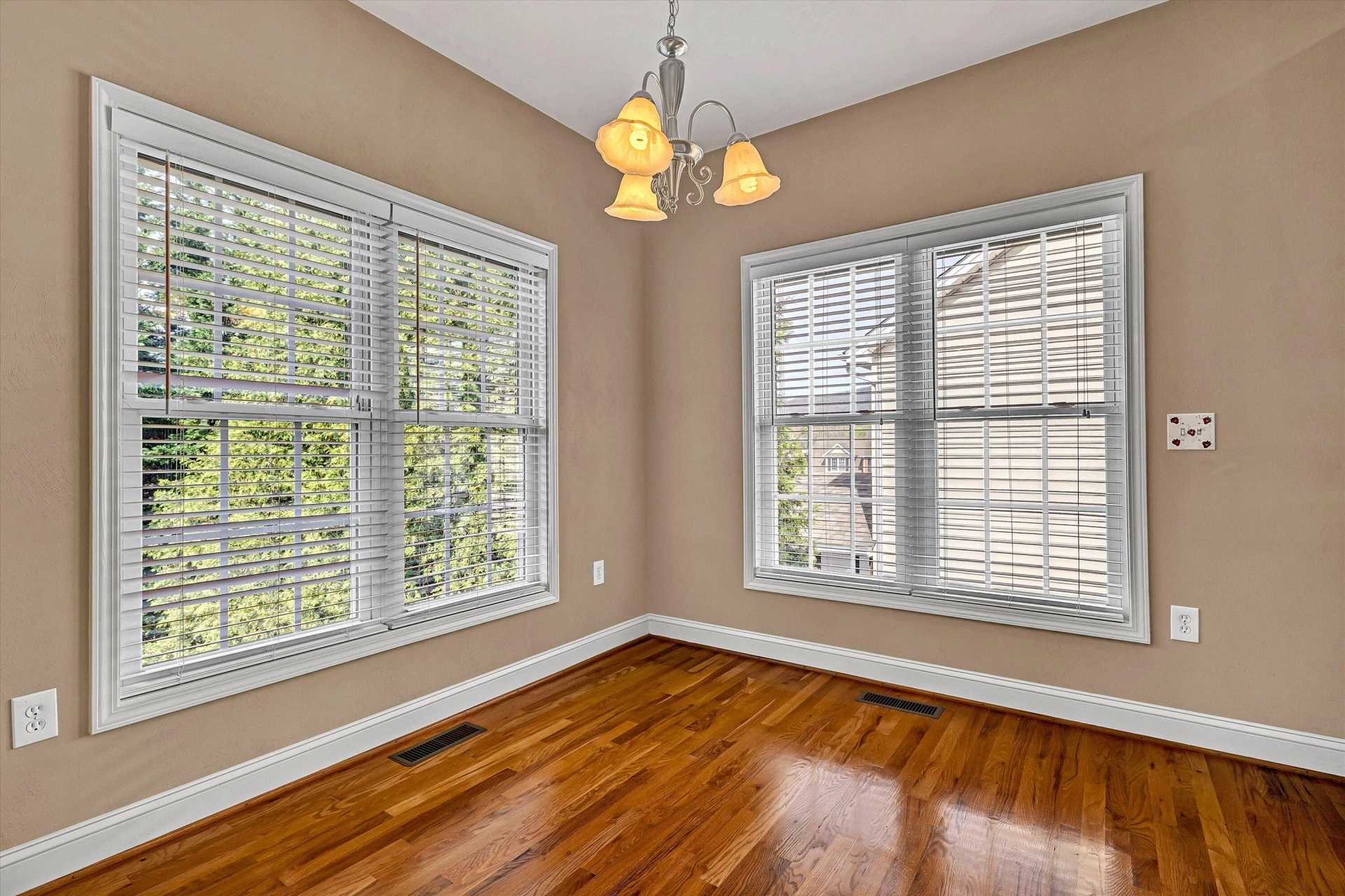 8013 Amber Wood CT - Photo 14