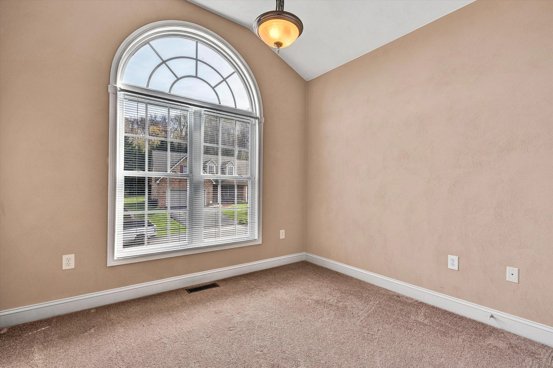 8013 Amber Wood CT - Photo 25