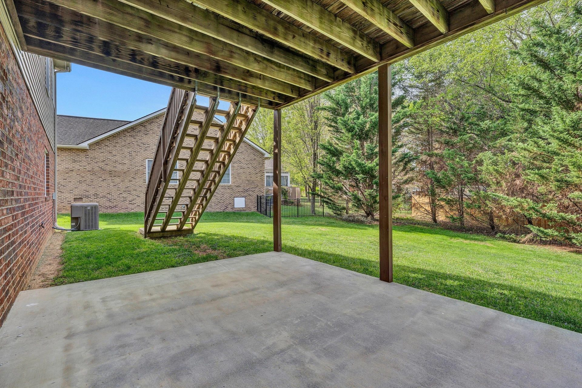 8013 Amber Wood CT - Photo 36