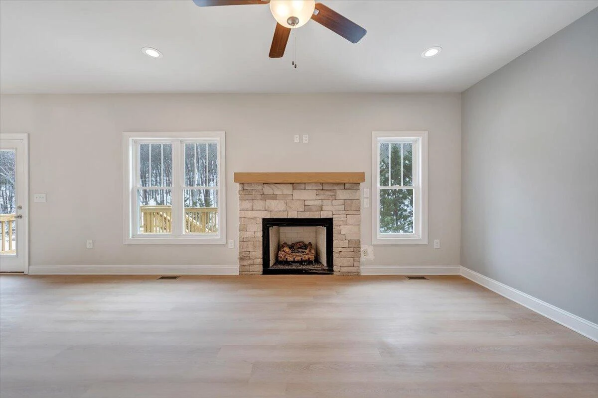 2828 Russlen DR - Photo 9