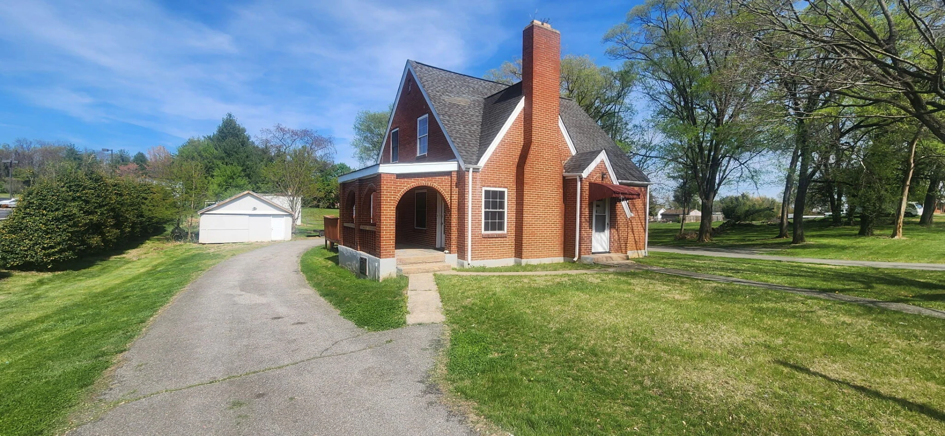 5335 Airport RD NW