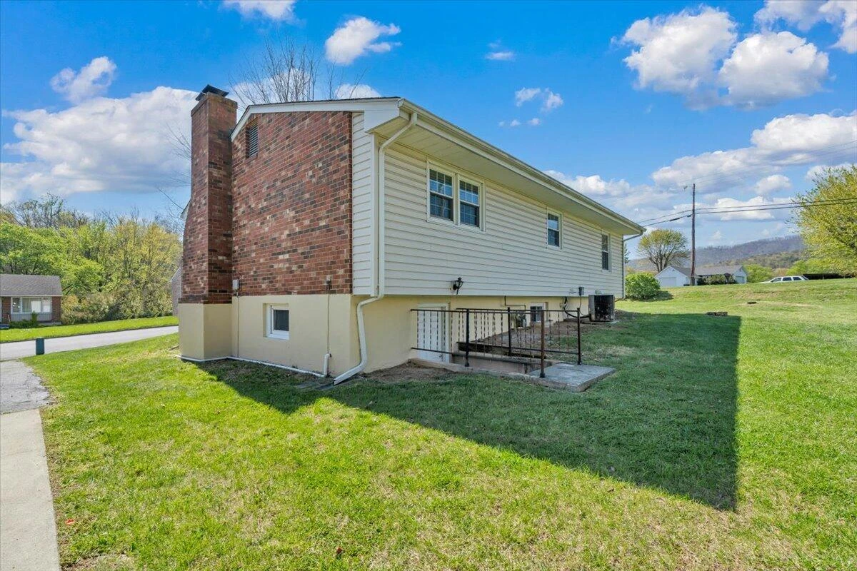 5523 Taney DR - Photo 25