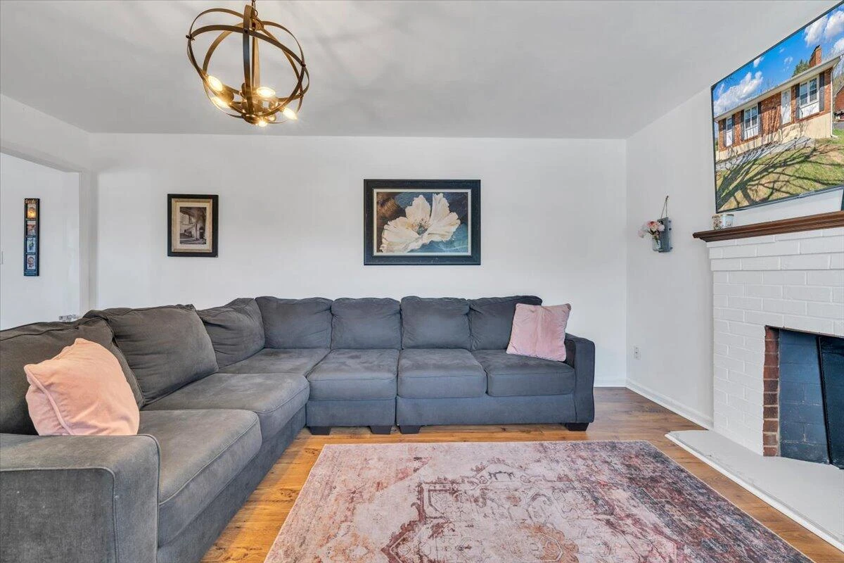 5523 Taney DR - Photo 6