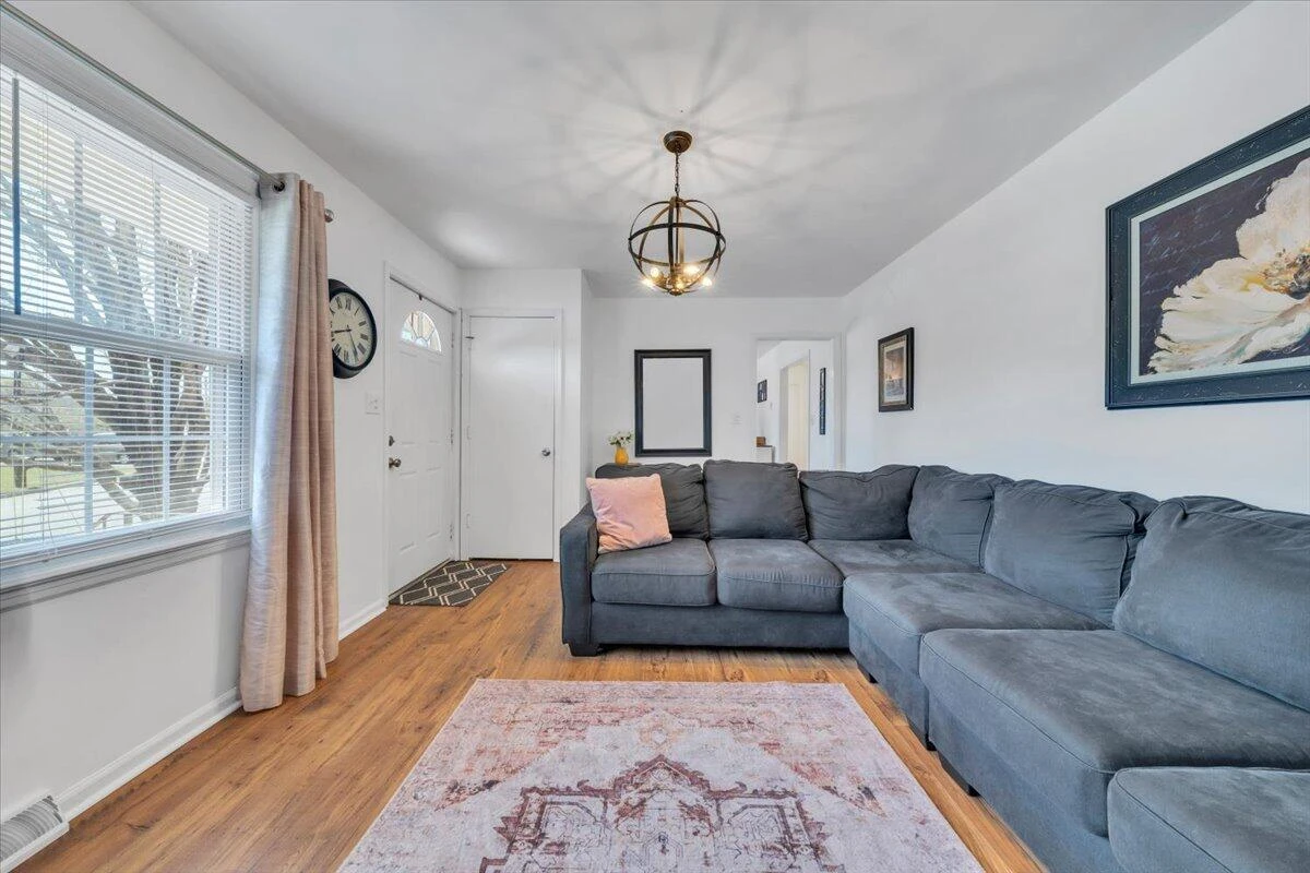 5523 Taney DR - Photo 7
