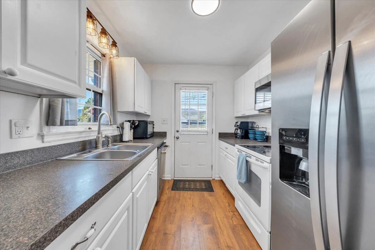 5523 Taney DR - Photo 9