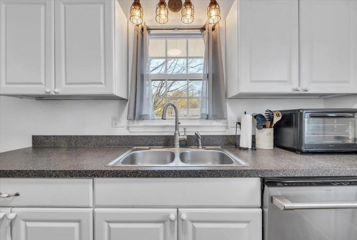 5523 Taney DR - Photo 11