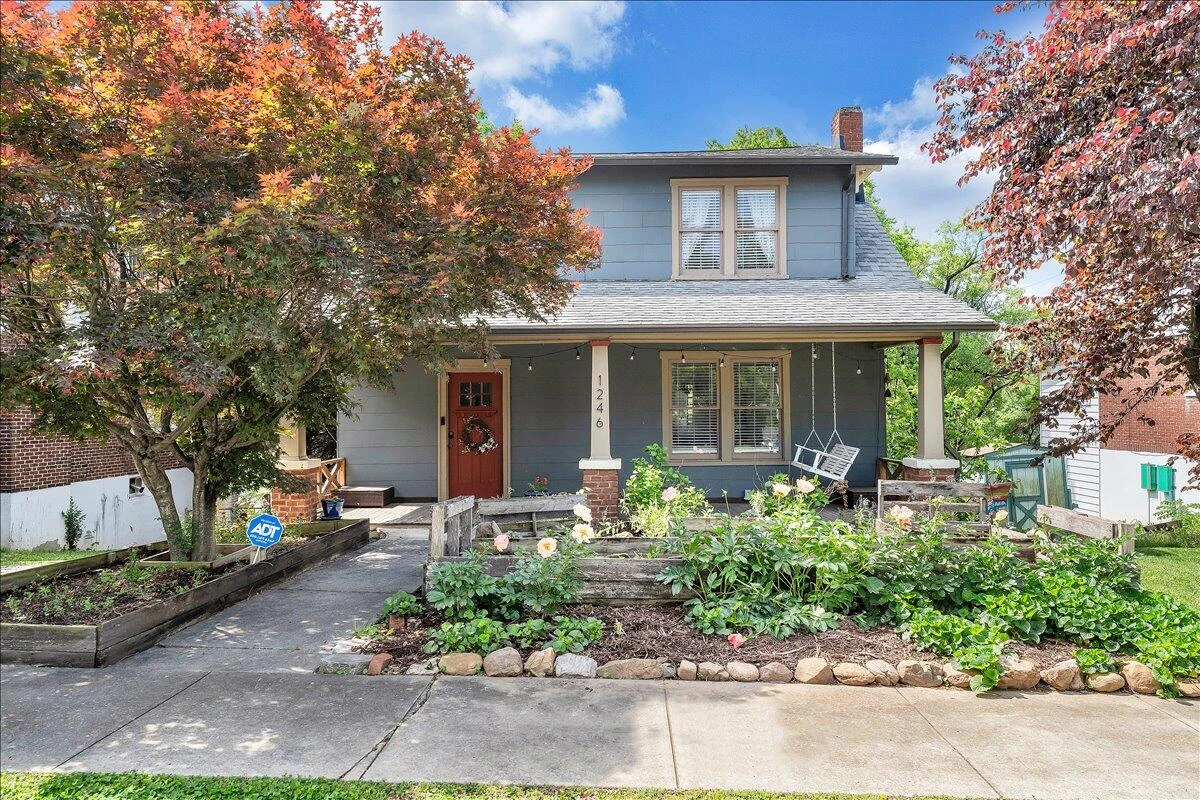 1246 Floyd AVE SW - Photo 2