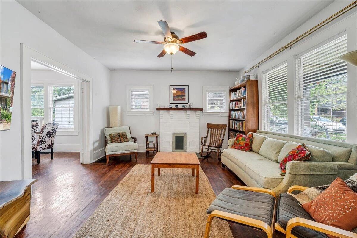 1246 Floyd AVE SW - Photo 9