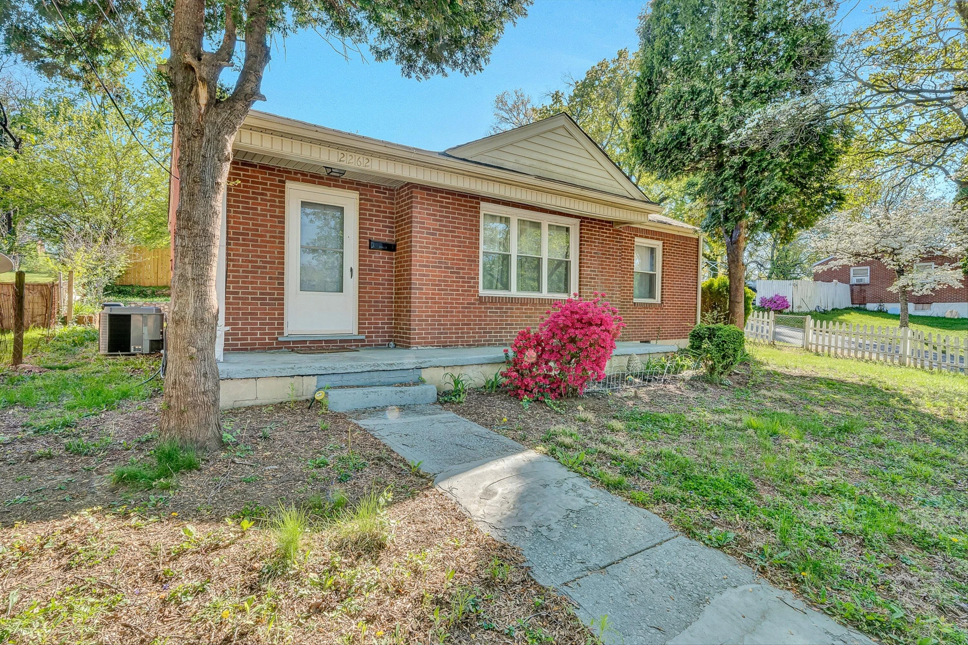 2262 Mountain View TER SW - Photo 2