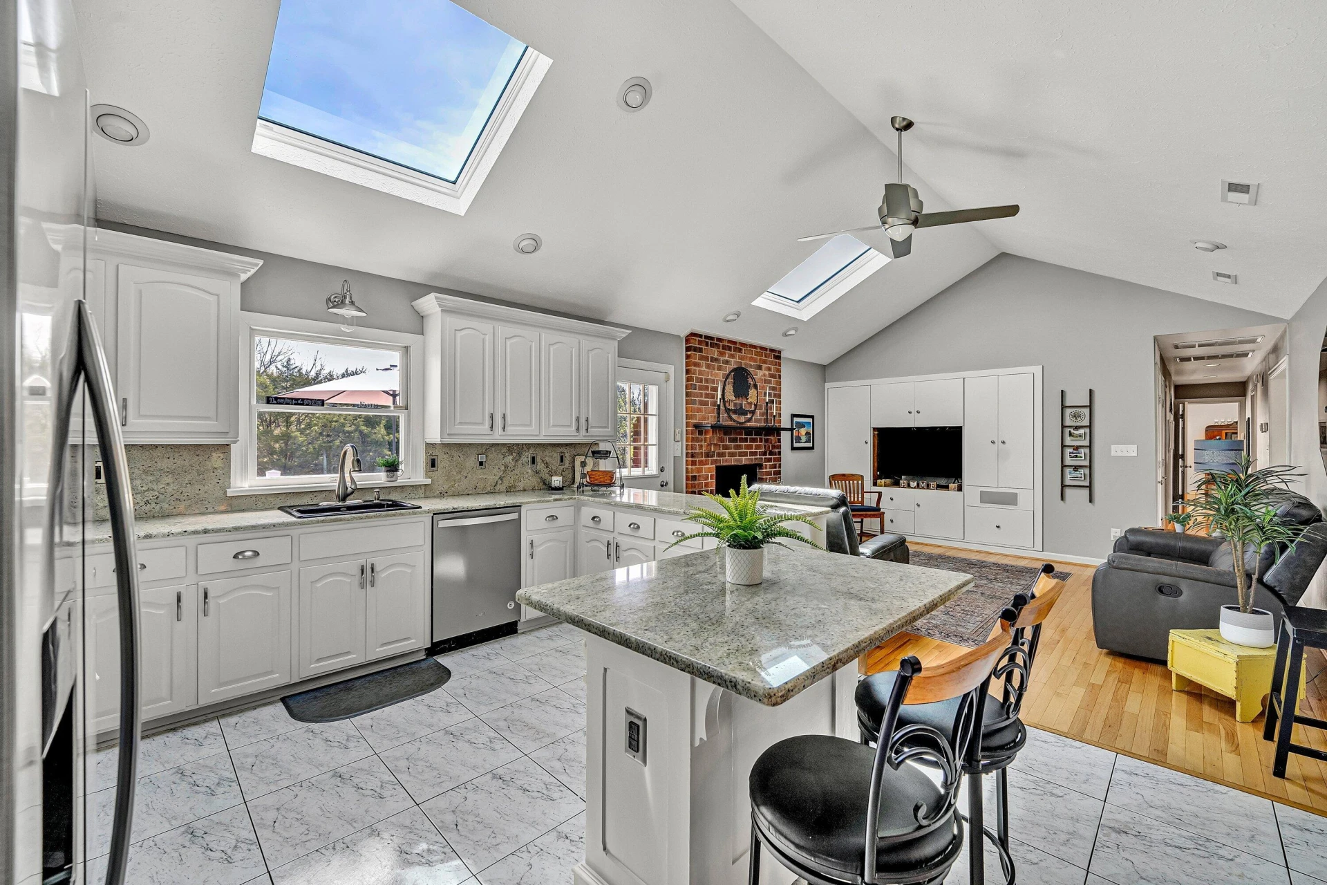 209 Big Maple DR - Photo 11