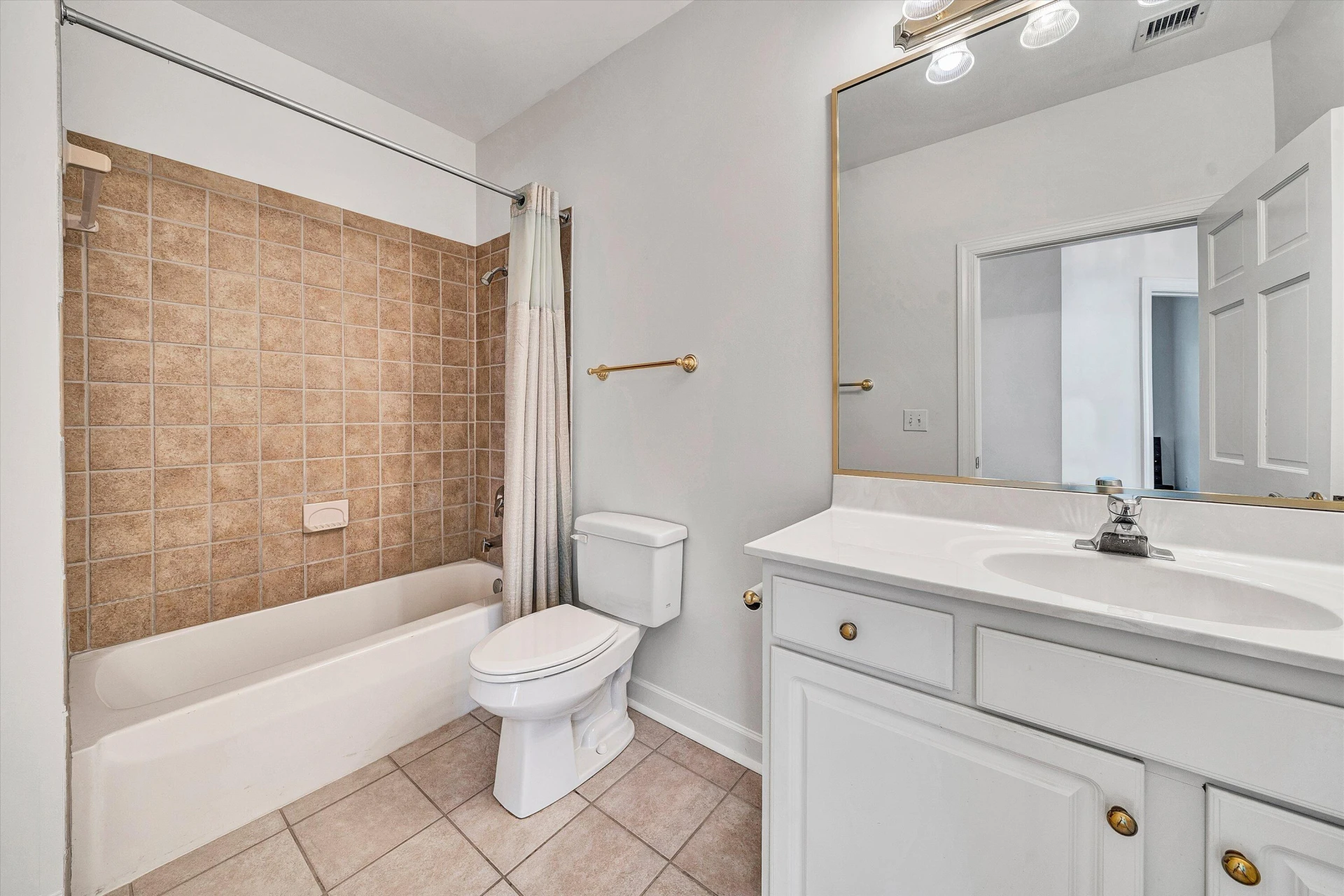 225 23rd ST SW #205 - Photo 31